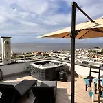 Villa Victory's Luxury House With Jacuzzi On The Roof *